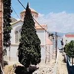 Paradisos Kastellorizou شقة ماغيستي
