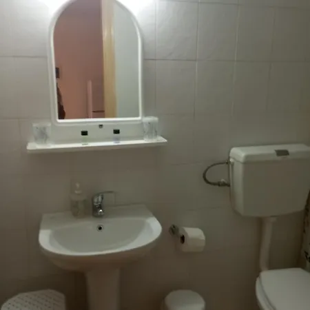 Paradisos Kastellorizou * Meyísti